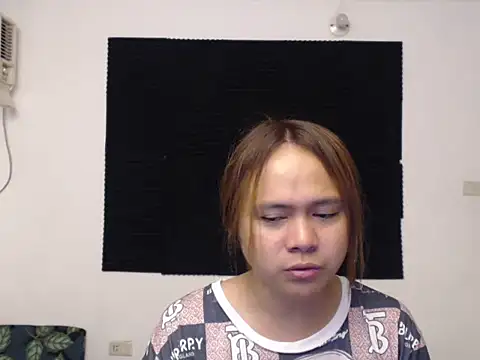 AlluringModel online show from May 1, 7:35 am