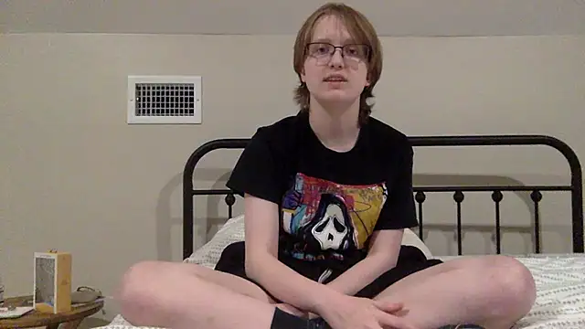 Snapshot of softie_callie chatting on June 11, 1:38 am softie callie online show from June 11, 1:38 am