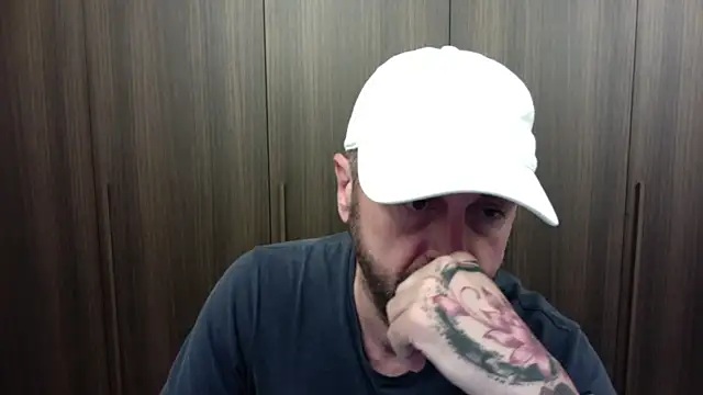 Topinkiss online show from June 8, 5:57 pm