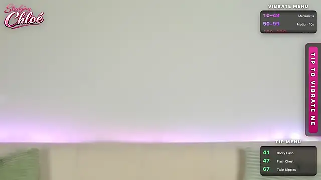 Snapshot of itschloelaurent chatting on July 11, 6:54 pm itschloelaurent online show from July 11, 6:54 pm