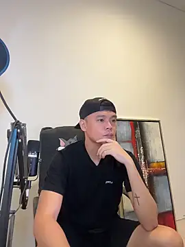 Snapshot of clarkdangerous chatting on June 9, 12:11 am clarkdangerous online show from June 9, 12:11 am