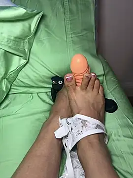 prettytoesfreak online show from June 7, 7:39 pm