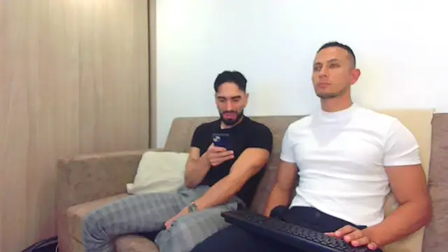 Snapshot of TheLatinBoyfriends chatting on August 2, 12:53 am TheLatinBoyfriends online show from August 2, 12:53 am