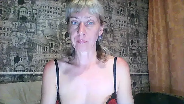 Snapshot of SkyGI chatting on June 15, 8:44 pm SkyGI online show from June 15, 8:44 pm