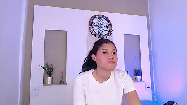 Snapshot of Kitty_Desire2 chatting on June 19, 12:31 pm Kitty Desire2 online show from June 19, 12:31 pm