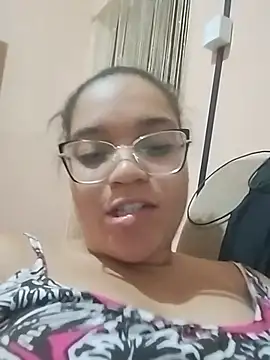 Esquetadinhas online show from July 11, 8:55 pm