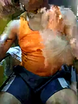 Snapshot of Lawrencedlkk007 chatting on April 16, 9:10 am Lawrencedlkk007 online show from April 16, 9:10 am