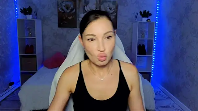 NikoleMills online show from June 14, 7:54 am