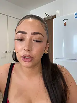 Snapshot of uk-Mia-monroe chatting on July 24, 1:42 pm uk-Mia-monroe online show from July 24, 1:42 pm
