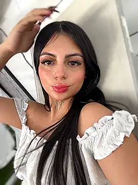 LilLucyXXX online show from June 16, 9:39 pm
