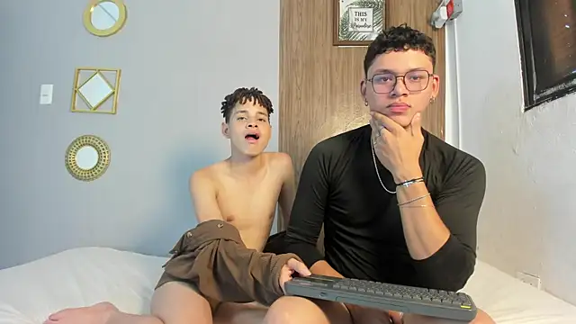 Snapshot of boy_hotparty chatting on July 28, 7:26 pm boy hotparty online show from July 28, 7:26 pm