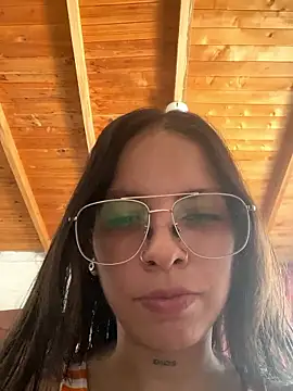 miimii lovee online show from June 10, 4:28 pm
