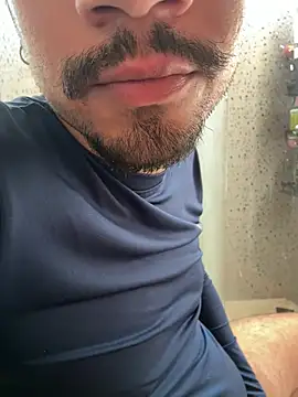Snapshot of obrendo__ chatting on June 23, 1:20 pm obrendo online show from June 23, 1:20 pm