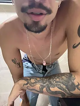 Snapshot of obrendo__ chatting on June 30, 12:55 am obrendo online show from June 30, 12:55 am