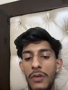 ronnnnn718 online show from June 18, 1:04 pm