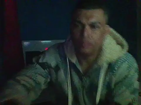 Snapshot of VitorBDote23cm chatting on June 12, 8:24 am VitorBDote23cm online show from June 12, 8:24 am