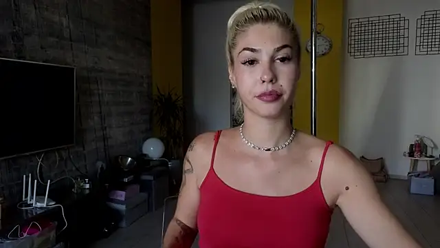 Snapshot of Sarahcamsx chatting on July 31, 2:49 pm Sarahcamsx online show from July 31, 2:49 pm