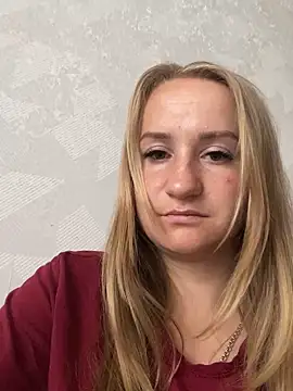 Snapshot of Emilia_kis chatting on June 12, 10:47 am Emilia kis online show from June 12, 10:47 am
