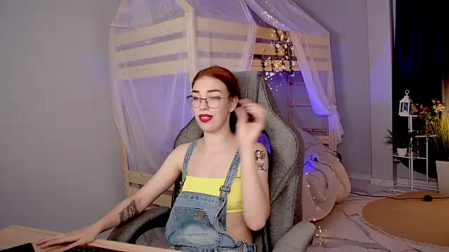 Snapshot of SeraphineDuskryn chatting on July 14, 5:18 pm SeraphineDuskryn online show from July 14, 5:18 pm