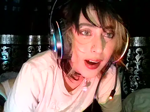 kittenpasive30 online show from June 21, 3:09 am