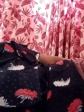 Snapshot of Missridhi chatting on July 24, 11:52 am Missridhi online show from July 24, 11:52 am