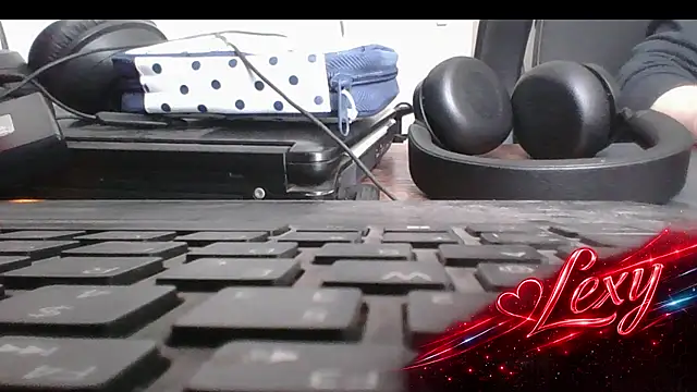 Snapshot of Lexxy_sexy chatting on June 14, 2:19 pm Lexxy sexy online show from June 14, 2:19 pm