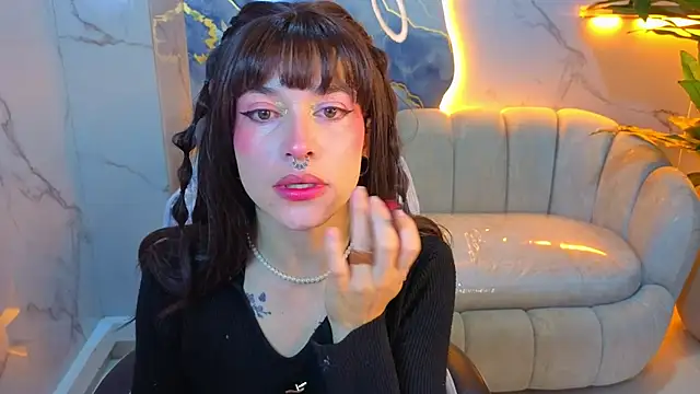 Lily Tx online show from June 27, 12:33 pm