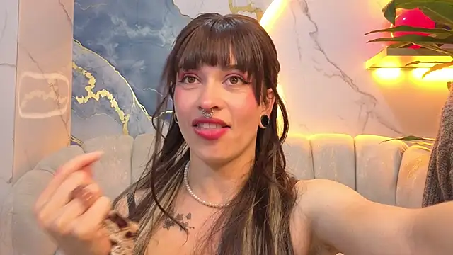 Lily Tx online show from July 6, 3:03 pm