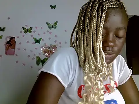 petiteebony254 online show from June 15, 9:17 pm
