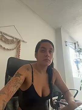 Snapshot of SOPHIA_VELMONT chatting on June 23, 2:37 pm SOPHIA VELMONT online show from June 23, 2:37 pm