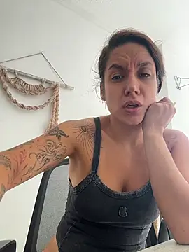 Snapshot of SOPHIA_VELMONT chatting on July 3, 7:31 pm SOPHIA VELMONT online show from July 3, 7:31 pm