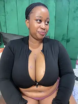 Curveybubbles23 online show from June 26, 7:35 am
