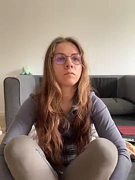 Snapshot of Isabella_honey chatting on June 15, 3:47 pm Isabella honey online show from June 15, 3:47 pm