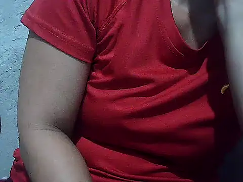 Snapshot of mymommy69 chatting on July 5, 5:25 am mymommy69 online show from July 5, 5:25 am