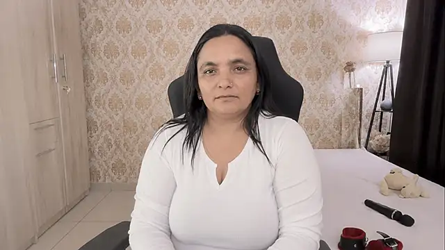 Snapshot of SAmirahha_Bano1 chatting on June 12, 10:14 am SAmirahha Bano1 online show from June 12, 10:14 am