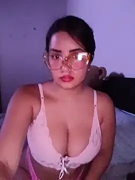 Snapshot of K_AriDoll chatting on June 18, 10:25 pm K AriDoll online show from June 18, 10:25 pm