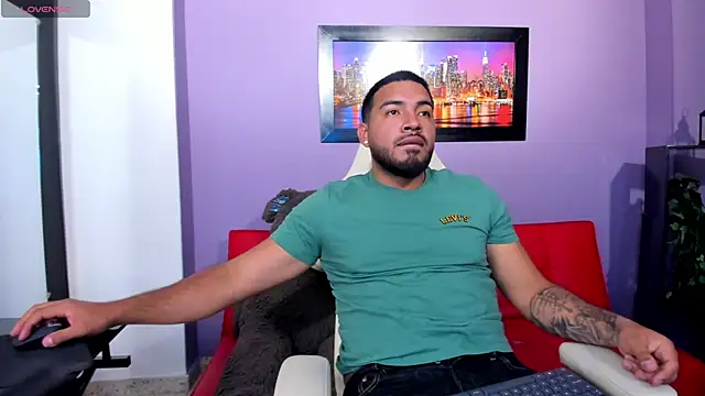 Snapshot of Massimo_Moretti chatting on June 17, 8:43 pm Massimo Moretti online show from June 17, 8:43 pm