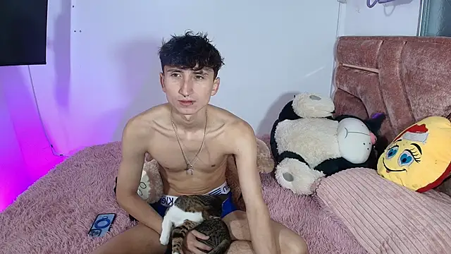 Snapshot of Alejo_cb chatting on July 10, 5:04 pm Alejo cb online show from July 10, 5:04 pm
