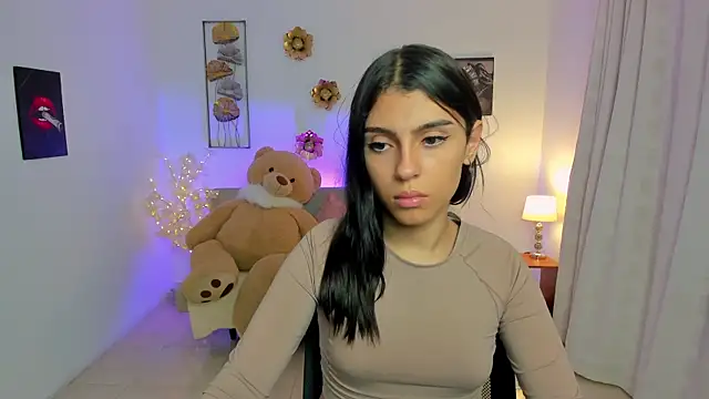 Snapshot of Susy_Doll1 chatting on June 27, 1:39 pm Susy Doll1 online show from June 27, 1:39 pm