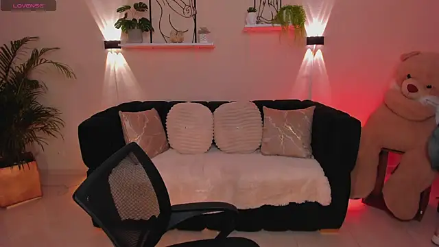 Snapshot of Susy_Doll1 chatting on July 2, 2:23 pm Susy Doll1 online show from July 2, 2:23 pm