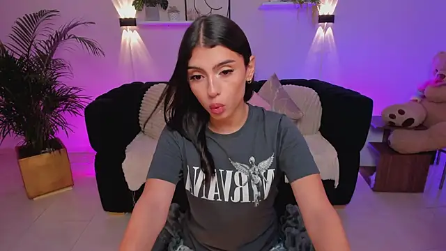 Snapshot of Susy_Doll1 chatting on July 30, 7:57 pm Susy Doll1 online show from July 30, 7:57 pm