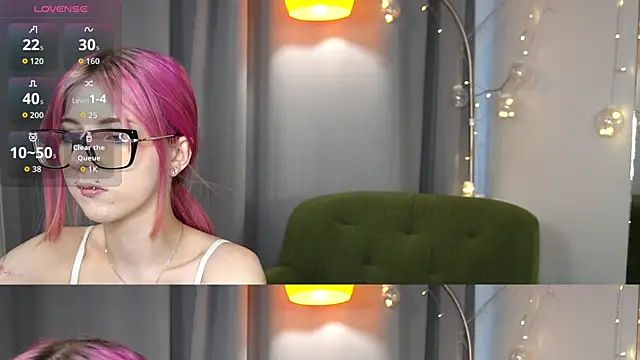 Snapshot of Lola_Blaze_ chatting on June 16, 7:44 am Lola Blaze online show from June 16, 7:44 am