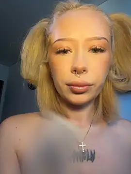 MaryChanXO online show from July 12, 4:03 am
