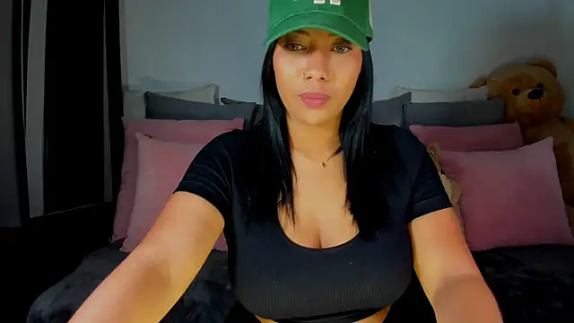 NicolePasqualott online show from February 11, 7:48 pm