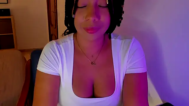 NicolePasqualott online show from September 26, 9:30 pm