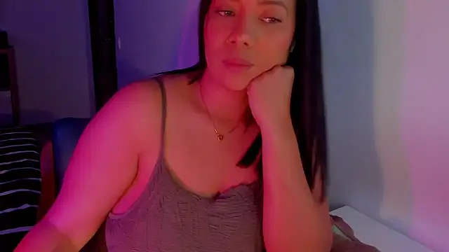 NicolePasqualott online show from April 25, 6:05 pm