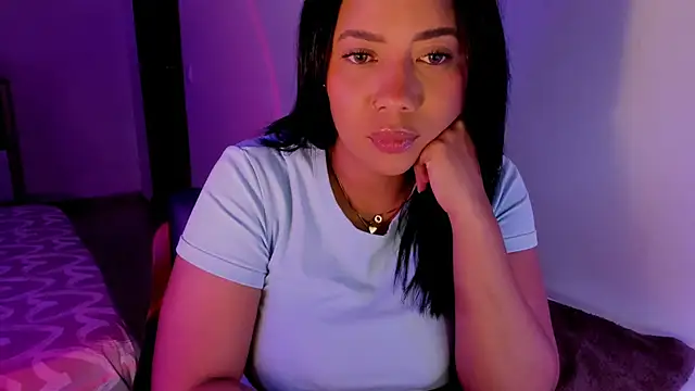 Snapshot of NicolePasqualott chatting on May 21, 7:32 pm NicolePasqualott online show from May 21, 7:32 pm