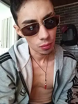 Snapshot of MateoCollins2026 chatting on August 1, 3:33 pm MateoCollins2026 online show from August 1, 3:33 pm