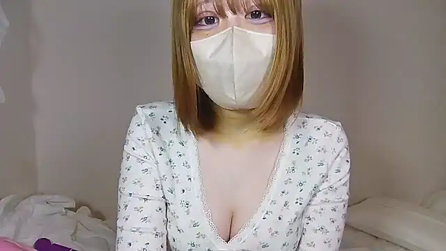 Snapshot of noeru_hi chatting on August 1, 3:22 pm noeru hi online show from August 1, 3:22 pm