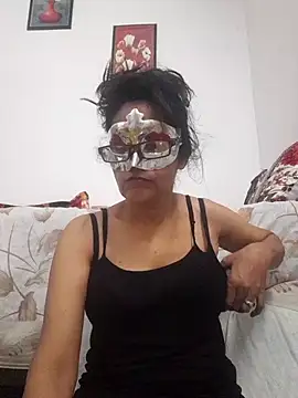 Snapshot of Indianbhaabhi chatting on July 28, 7:39 pm Indianbhaabhi online show from July 28, 7:39 pm